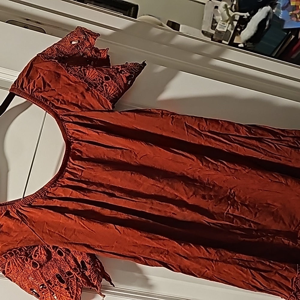 IRIS Fall Inspired Off-the-shoulder crochet trim midi dress Size Small VGUC